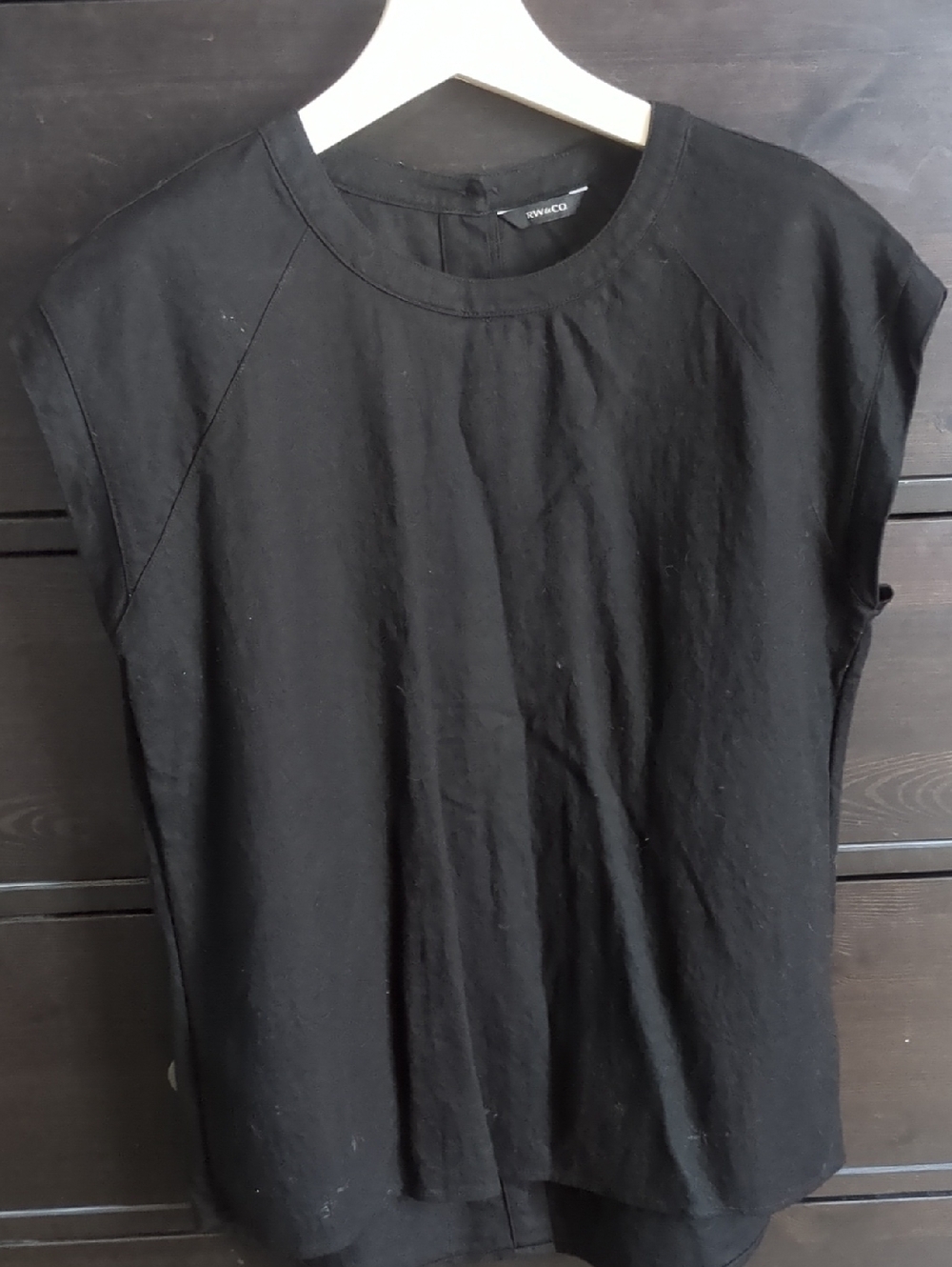 RW&CO. Black Sleeveless Crewneck Tank